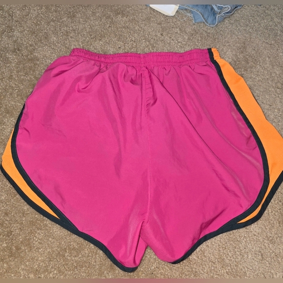 Nike Women's Tempo Dri-FIT Mid-Rise 3-in. Running Shorts-Size Small- EUC - Picture 2 of 3